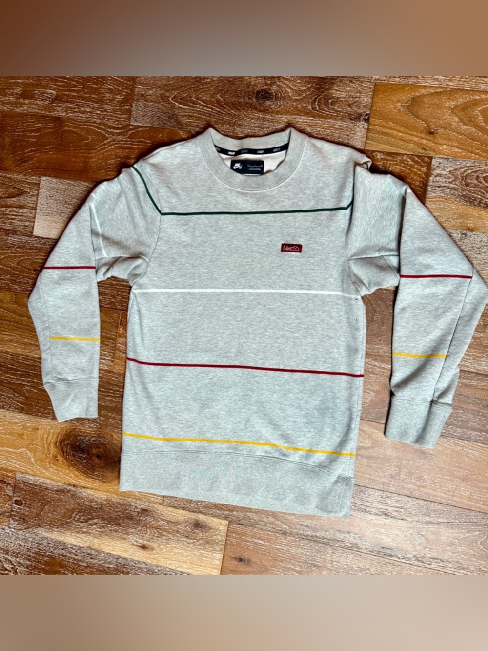 Nike SB Everett Gray Striped Crewneck Sweatshirt / Men’s Small / Unisex